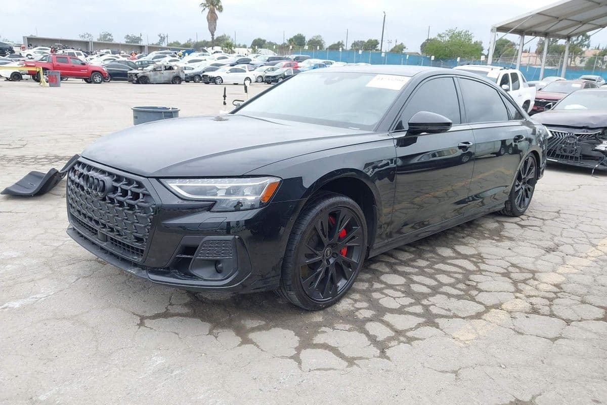 Audi S8 2025
