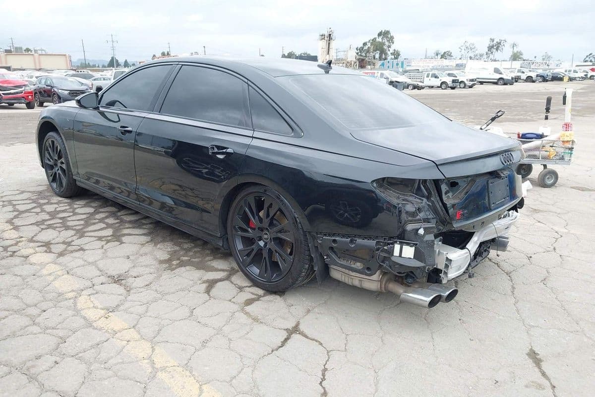 Audi S8 2025