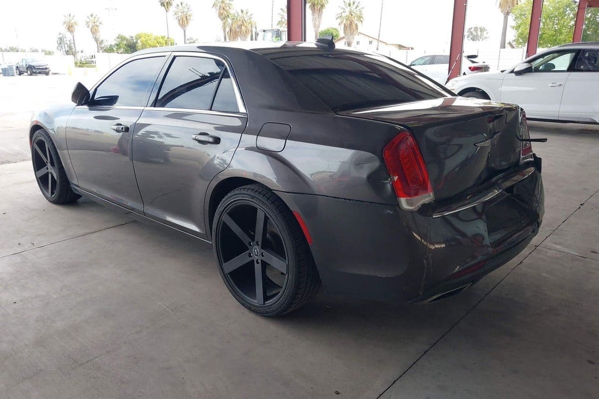 Chrysler 300 2017