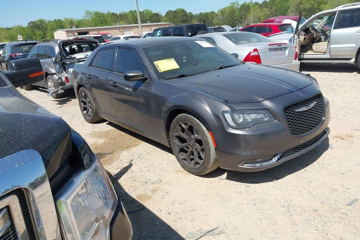 Chrysler 300 2019