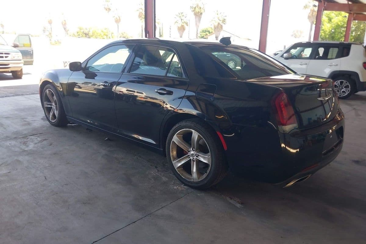 Chrysler 300 2019