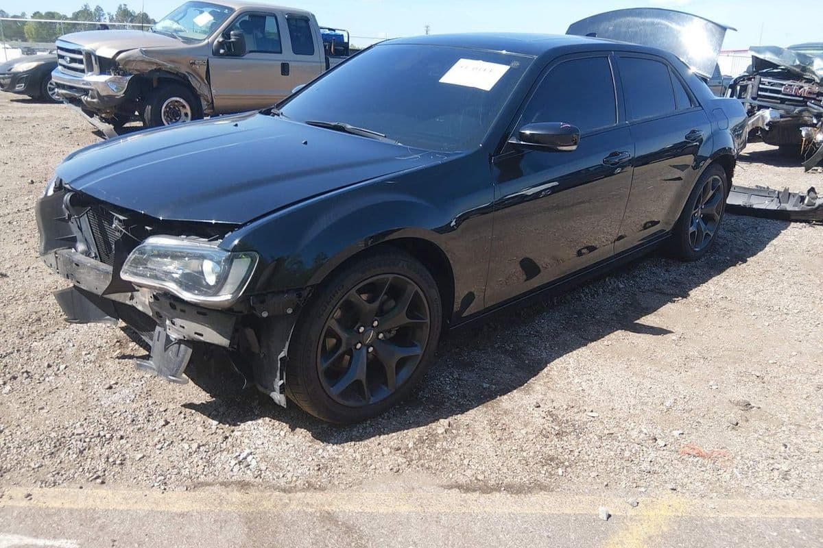 Chrysler 300 2022