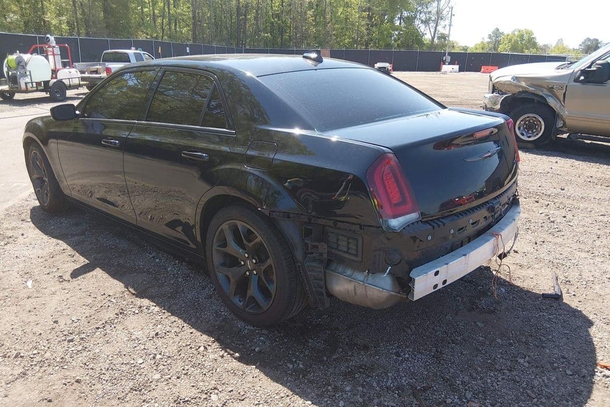 Chrysler 300 2022