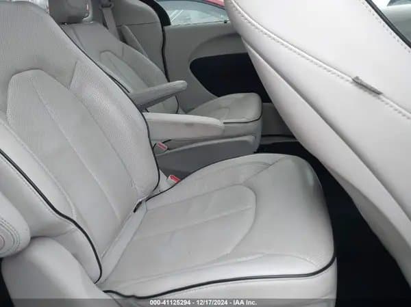 Chrysler Pacifica 2017