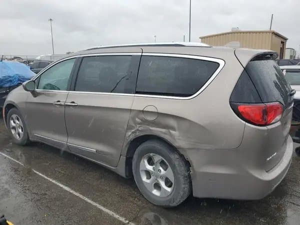 Chrysler Pacifica 2017