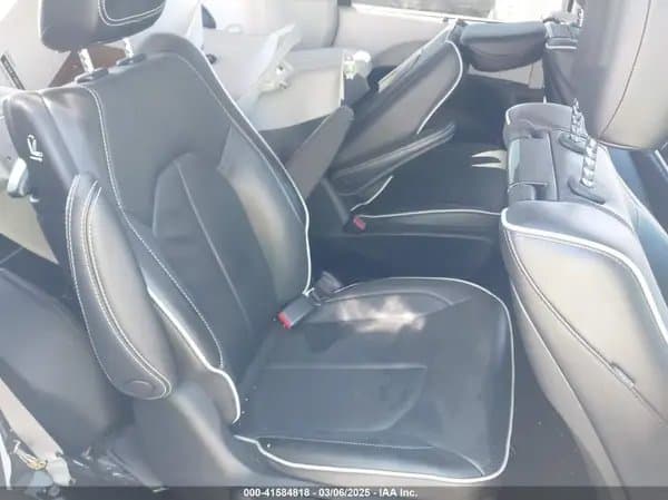 Chrysler Pacifica 2022