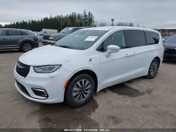 Chrysler Pacifica 2022