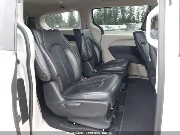 Chrysler Pacifica 2022