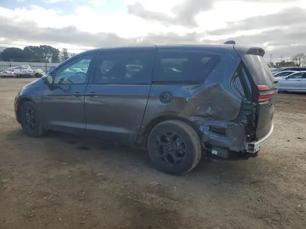 Chrysler Pacifica 2022