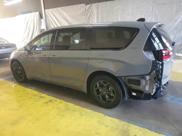 Chrysler Pacifica 2023