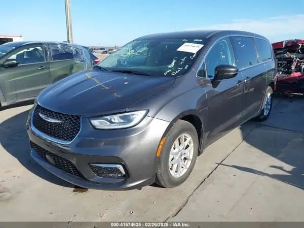 Chrysler Pacifica 2023