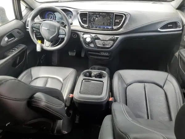Chrysler Pacifica 2023