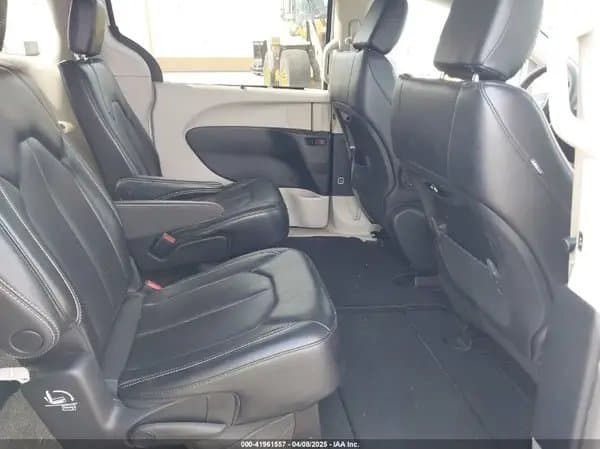 Chrysler Pacifica 2023