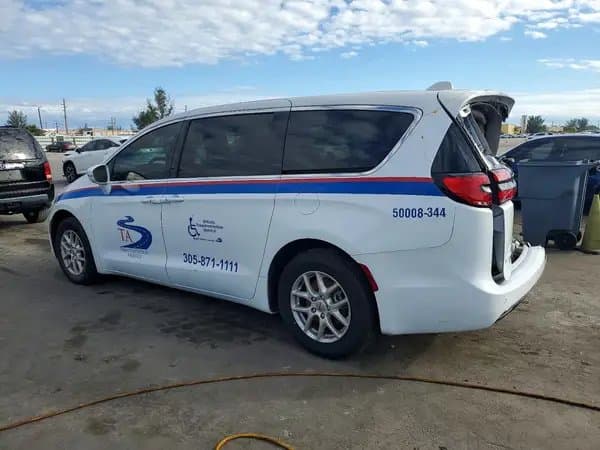 Chrysler Pacifica 2023