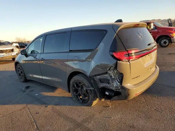 Chrysler Pacifica 2023