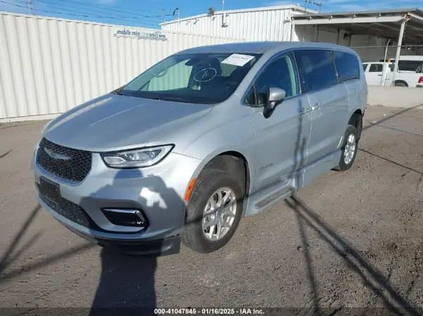 Chrysler Pacifica 2023