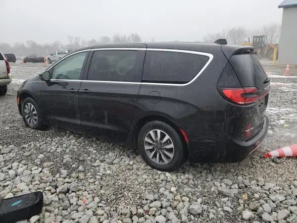 Chrysler Pacifica 2023