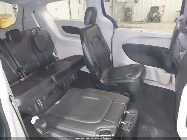 Chrysler Pacifica 2023