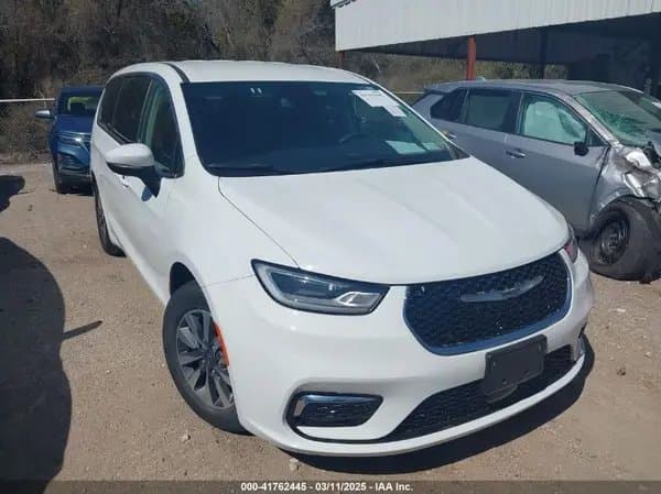 Chrysler Pacifica 2023