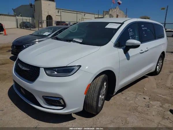 Chrysler Pacifica 2023