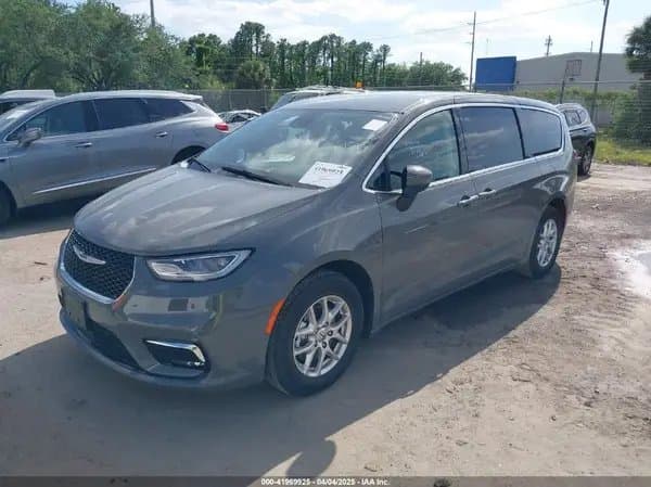 Chrysler Pacifica 2023