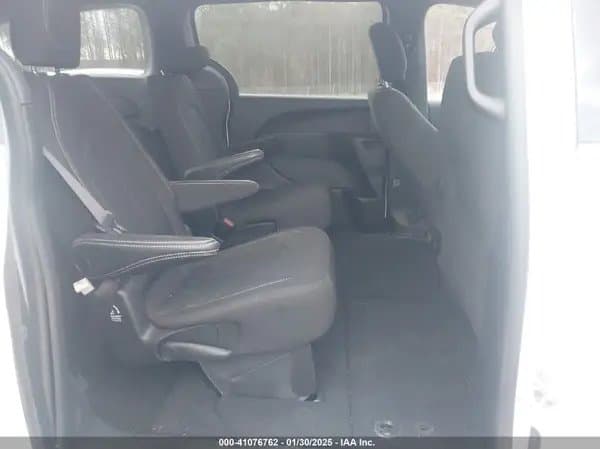 Chrysler Pacifica 2023