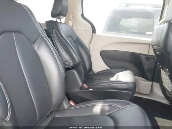 Chrysler Pacifica 2023