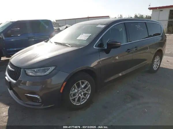 Chrysler Pacifica 2023