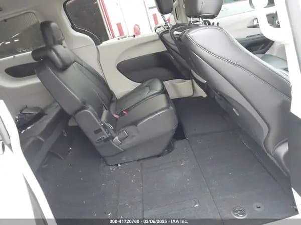 Chrysler Pacifica 2023