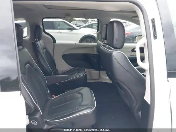 Chrysler Pacifica 2024