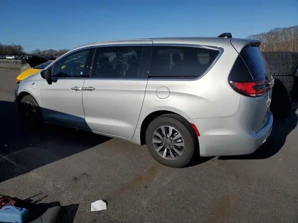 Chrysler Pacifica 2024