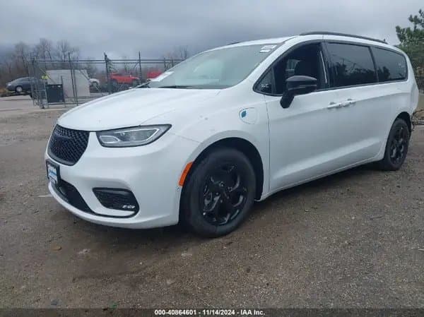 Chrysler Pacifica 2024
