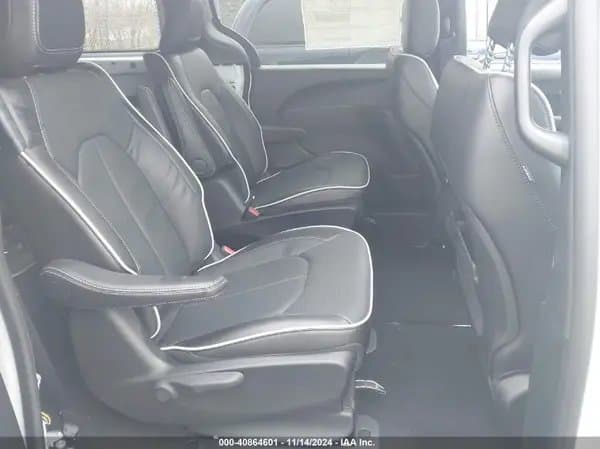 Chrysler Pacifica 2024