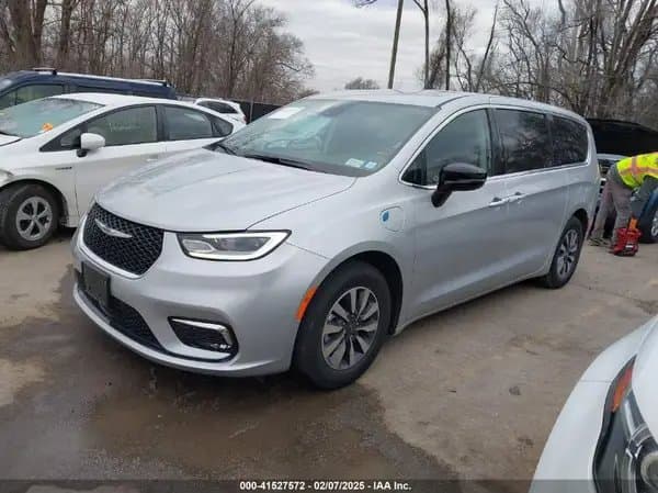 Chrysler Pacifica 2024
