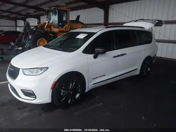 Chrysler Pacifica 2024
