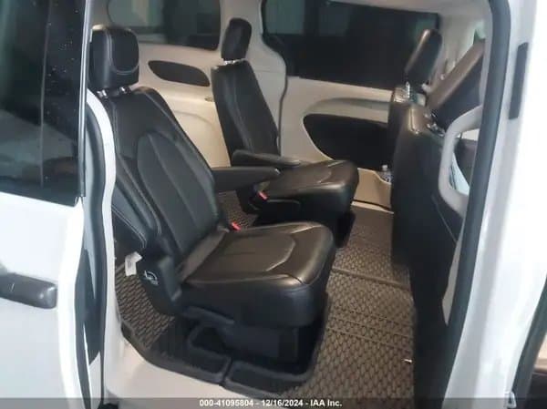 Chrysler Pacifica 2024