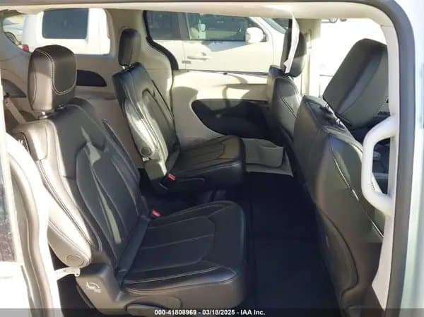 Chrysler Pacifica 2024