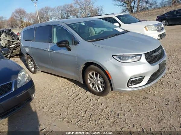 Chrysler Pacifica 2024