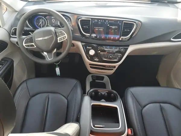 Chrysler Pacifica 2024