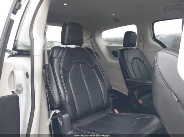 Chrysler Pacifica 2024