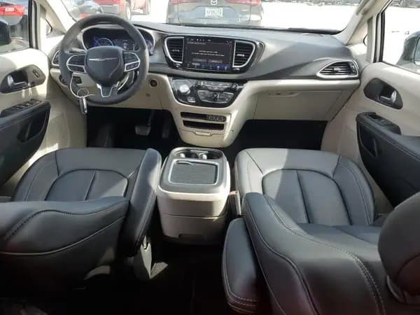 Chrysler Pacifica 2024