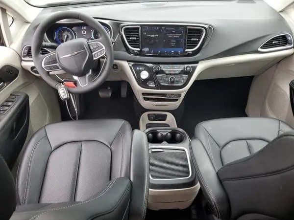 Chrysler Pacifica 2024