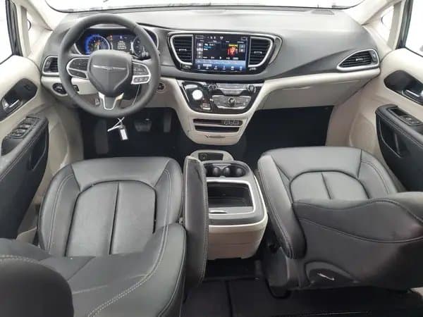 Chrysler Pacifica 2024