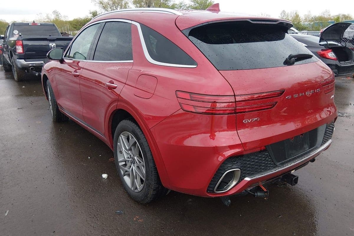 Genesis GV70 2025