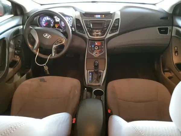 Hyundai Elantra 2016