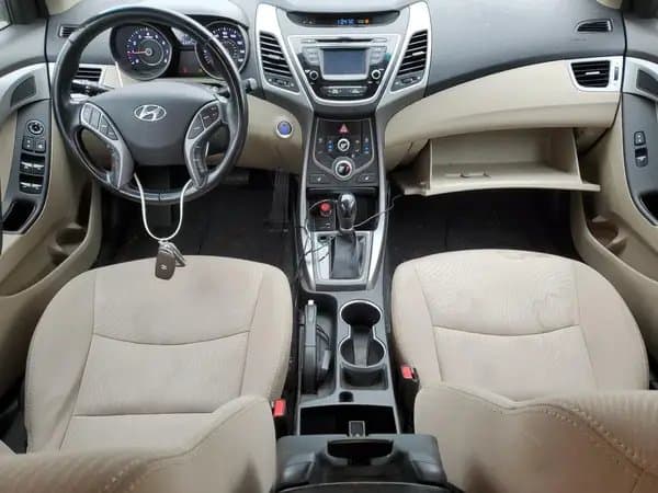 Hyundai Elantra 2016