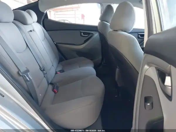 Hyundai Elantra 2016