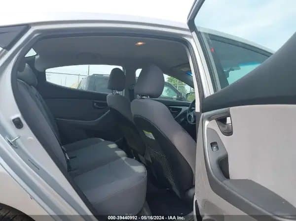 Hyundai Elantra 2016
