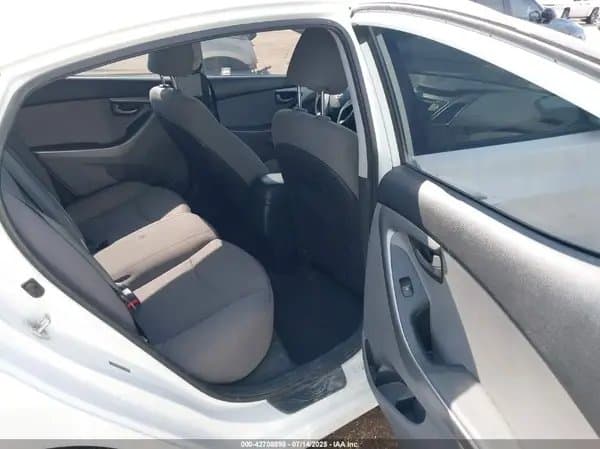 Hyundai Elantra 2016