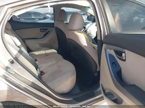 Hyundai Elantra 2016
